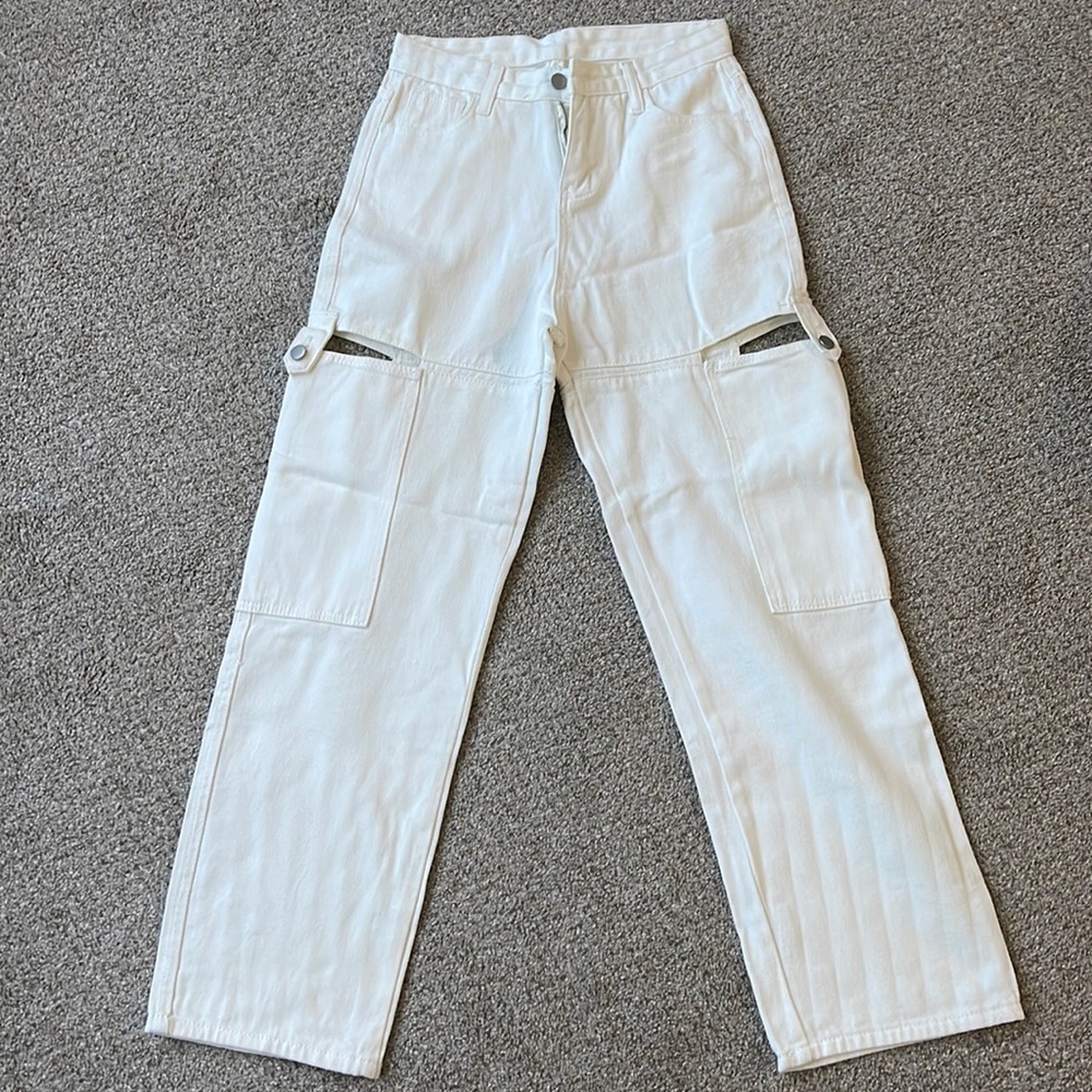 White cargo jeans with side thigh cut out size medium
